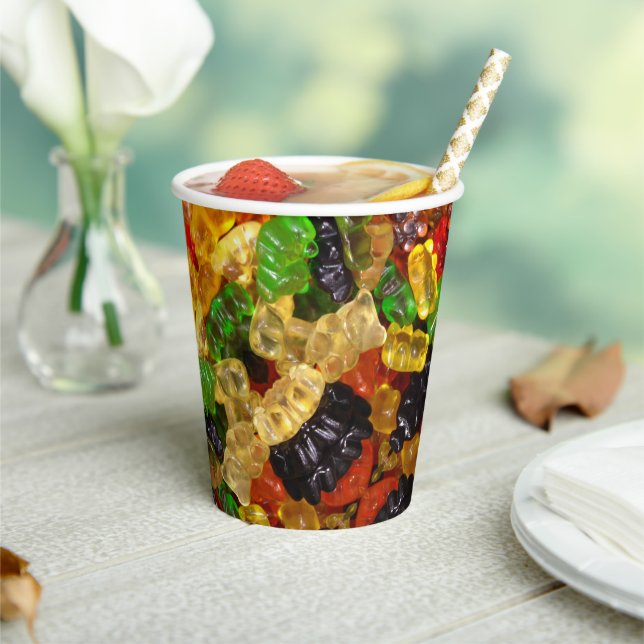 niedlicher Kawaii-Süßigkeiten bunter gummibrauner  Pappbecher (In Situ)