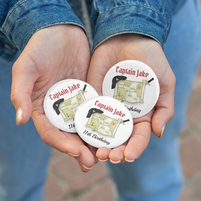 Niedlicher Kindergeburtstag Party Pirate Gefallen Button (Pirate themed birthday party custom buttons.)