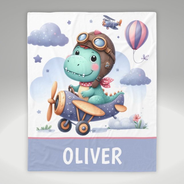 Niedlicher kleiner Dinosaurier mit Lila Flugzeug Fleecedecke (Von Creator hochgeladen)
