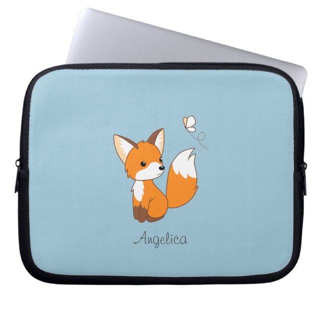 Niedlicher kleiner Fuchs sieht Schmetterling zu Laptopschutzhülle (Vorderseite)