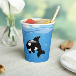 Niedlicher kleiner Orca-Wal im Ozean Pappbecher