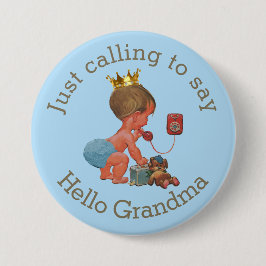 Niedlicher kleiner Prinz ruft zu Hallo Oma Button
