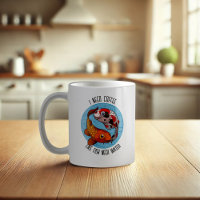 Niedlicher Koi-Karpfen Ich brauche Kaffee wie Fisc