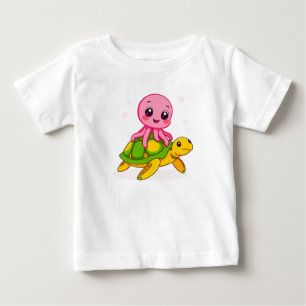 Niedlicher Kraken auf einer Schildkröte auf dem Ca Baby T-shirt