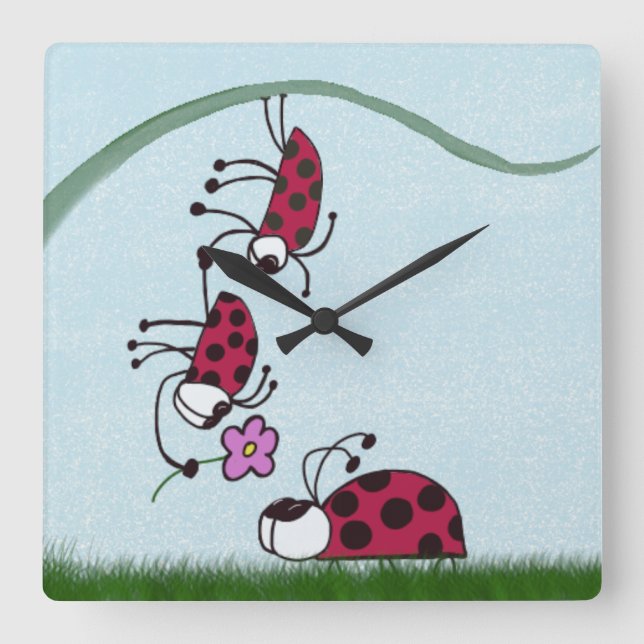 Niedlicher Ladybug, der seine Liebe zeichnet Quadratische Wanduhr (Vorderseite)