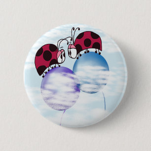 Niedlicher Ladybug und farbenfrohe Balloons Cartoo Button
