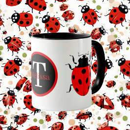 niedlicher Ladybug wird Monogramm hinzugefügt Tasse