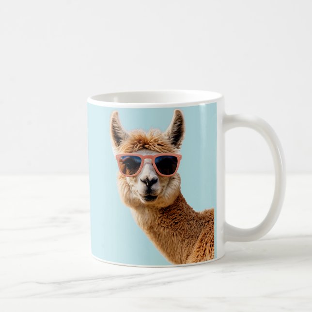 Niedlicher Lama mit Sonnenbrille auf Kaffeetasse (Rechts)