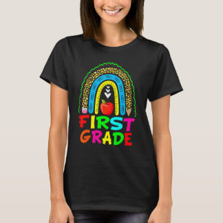 Niedlicher Leopard-Regenbogenlehrer erster Klasse  T-Shirt