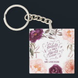 niedlicher lila rosa, blumeneleganter Lehrer Schlüsselanhänger<br><div class="desc">Blumen und Kürbis fallen Design in lila,  grün und pfirsichfarben. Mit schöner Aquarellblüte,  Blattwerk und Kürbisdesign. Ideal für Herbst/Herbst. Geschenkbar</div>