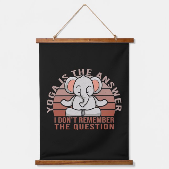 Niedlicher, lustiger Elefant beim Yoga. lustiges Y Wandteppich Mit Holzrahmen (Vorderseite)