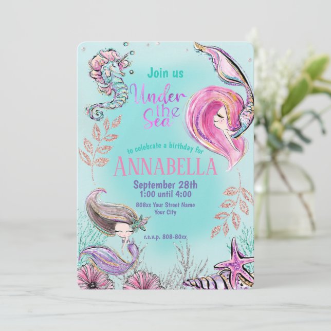 Niedlicher Mermaids Glitzer unter dem Party Einladung (Stehend Vorderseite)