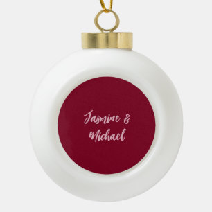Niedlicher Minimalistischer Burgund-Rote Calligraf Keramik Kugel-Ornament