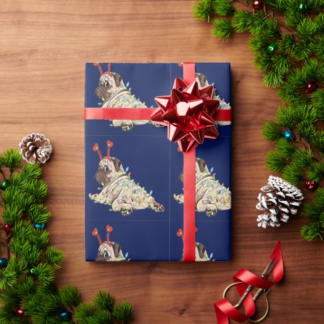 Niedlicher Mops Hund Weihnachten Geschenkpapier (Feiertagsgeschenk)