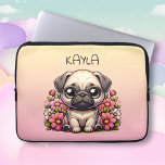 Niedlicher Mops Rosa und Gelb Personalisiert Laptopschutzhülle<br><div class="desc">Niedliches Tablettengehäuse für ein Mädchen. Adorable Mops in rosa Blume personalisierten Fall.</div>