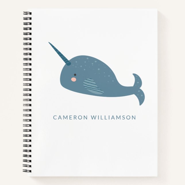 Niedlicher Narwhal in Blue Personalisiert Notizbuch (Vorderseite)