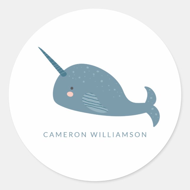 Niedlicher Narwhal in Blue Personalisiert Runder Aufkleber (Vorderseite)
