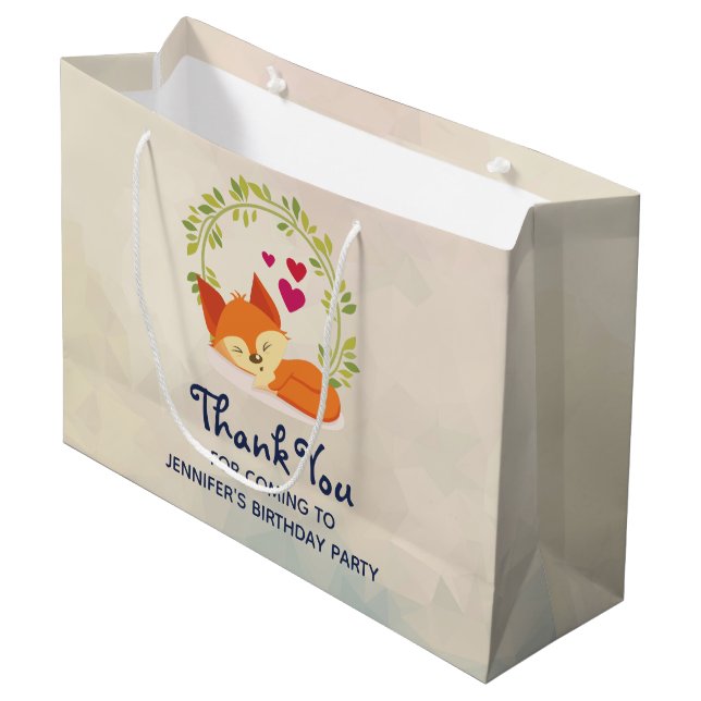Niedlicher Orangenfuchs, rote Herzen und ein grüne Große Geschenktüte (Vorderseite Schrägansicht)