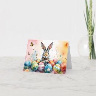 Niedlicher Osterhase mit farbenfrohen bemalten Eie Dankeskarte