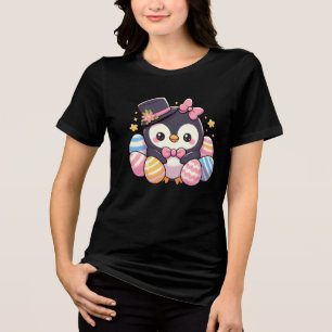 Niedlicher Osterpinguin mit farbenfrohen Eiern Kaw Tri-Blend Shirt
