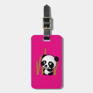 Niedlicher Panda-Bär in einem Bambushain. Gepäckanhänger
