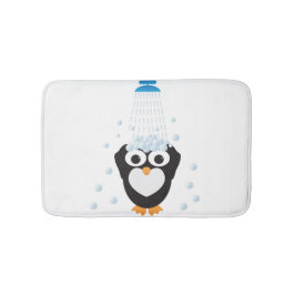 Niedlicher Penguin, der eine Dusche nimmt Badematte