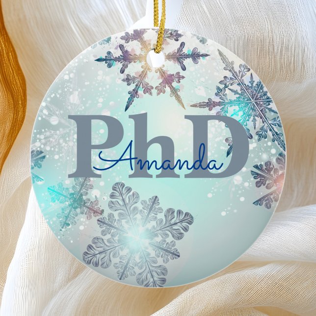 Niedlicher PhD-Abschluss Personalisiert Name Blau Keramik Ornament (Von Creator hochgeladen)