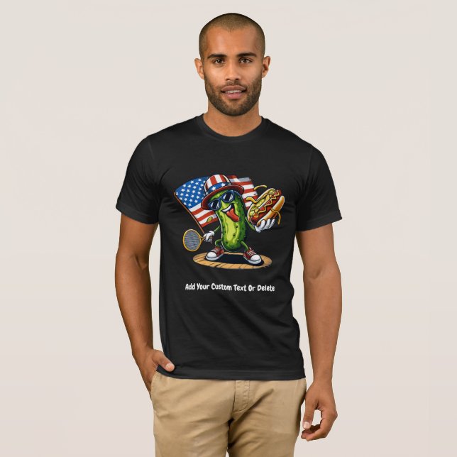 Niedlicher Pickleball-Spieler mit USA Flag Sports  T-Shirt (Vorne ganz)