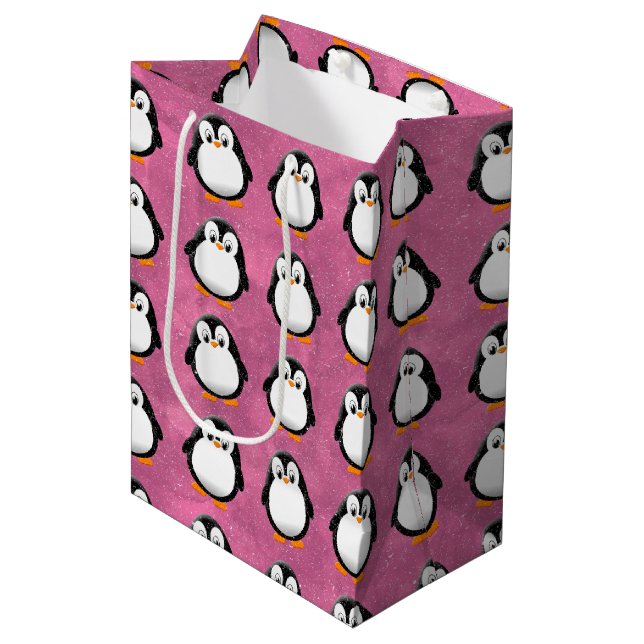 Niedlicher Pinguin-Cartoon Benutzerdefiniert Rosa Mittlere Geschenktüte (Vorderseite Schrägansicht)