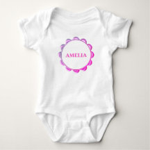 Niedlicher Pink Frame Baby Girl Bodysuit mit Namen