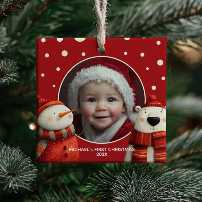 Niedlicher Polar Bear Red First Christmas Baby Fot Keramikornament (Von Creator hochgeladen)