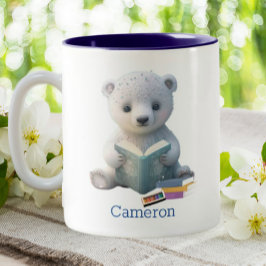 Niedlicher Polarbär Lesen eines Buches Personalisi Zweifarbige Tasse