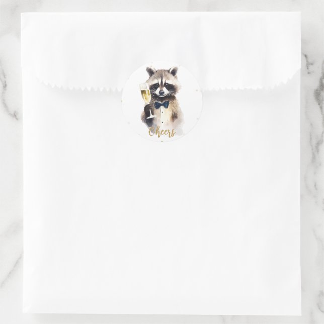 Niedlicher Raccoon mit Champagner-Cheers Silvester Runder Aufkleber (Tasche)