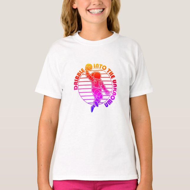Niedlicher Raumfahrer Basketball in Farbe T-Shirt (Vorderseite)