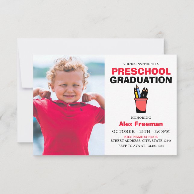 Niedlicher Red & White Boy Foto Vorschule Abschlus Einladung (Vorderseite)