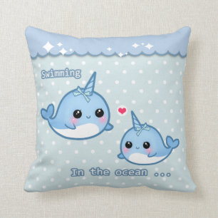 Niedlicher Regenbogen narwhal auf den weißen u. Kissen
