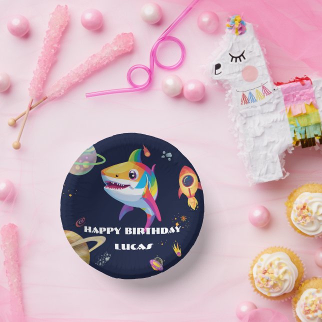 Niedlicher Regenbogenhai Galaxy Rocket Geburtstags Pappteller (Party)