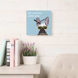 Niedlicher Retro Blue Bulldog mit Neon-Brille Quadratische Wanduhr