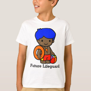 Niedlicher Rettungsjunge mit Lifesaver und Beach B T-Shirt