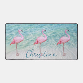 Niedlicher rosa Flamingos tropischer Strand indivi Schreibtischunterlage