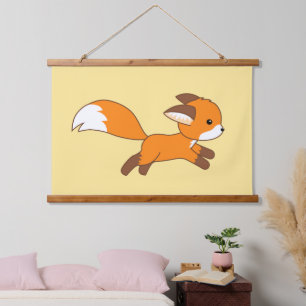 Niedlicher Running Fox auf Gelb Wandteppich Mit Holzrahmen