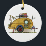 Niedlicher RV Vintager Keramik Ornament<br><div class="desc">Erinnerungen des Campings dauern eine Lebenszeit! Und tun Sie so jene Erinnerungen Ihres Teardropcampers. Diese wunderlichen Teardropcamperverzierungen sind so niedlich, wie sie sein können:) wurde dieser Vintage Campingsanhänger des Teardrop vom Künstler Richard Neuman entworfen. Seins redete einzigartig Vintage Anhänger an, die Grafik weltweit gesammelt wird. Sie finden, dass diese Weihnachtsverzierungen...</div>