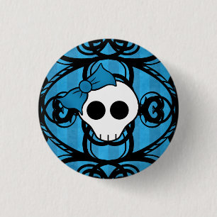 Niedlicher Schädel auf Blau und Schwarzem Button