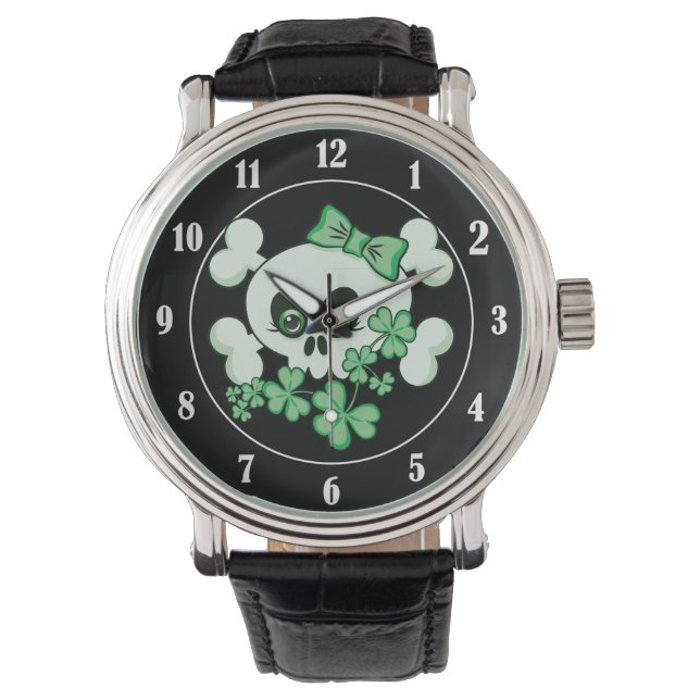 Niedlicher Schädel mit Kleeblättern Armbanduhr (Vorderseite)