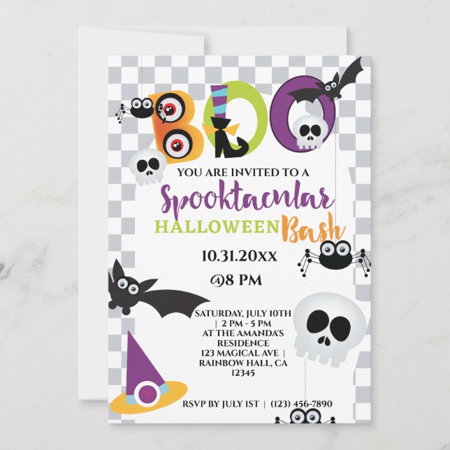 Niedlicher Schädel und Fledermäuse Halloween-Party Einladung (Vorderseite)
