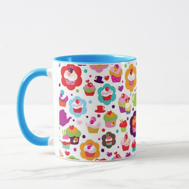 Niedlicher Schalenkuchen und Teetopf Tasse (Links)