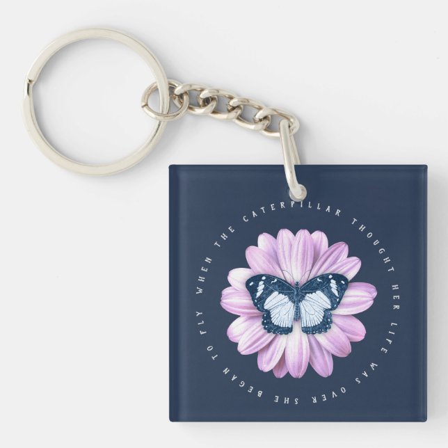 Niedlicher Schmetterling auf rosa Daisy Inspiratio Schlüsselanhänger (Vorderseite)