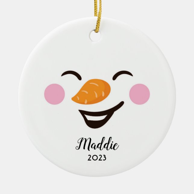 Niedlicher Schneemann mit personalisiertem Namen,  Keramik Ornament (Vorne)