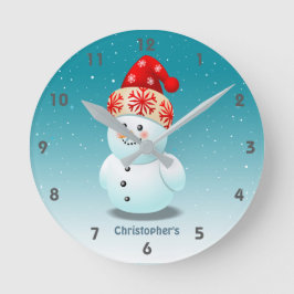 Niedlicher Schneemann mit Weihnachtshut Runde Wanduhr