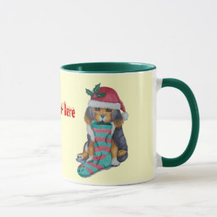 niedlicher Schwarz-Braun-Welpe für Weihnachten Tasse